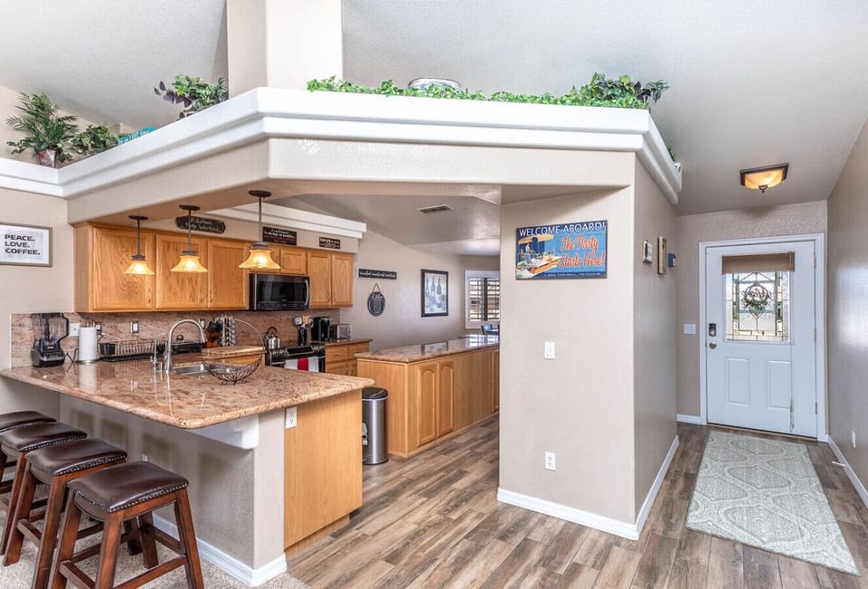Fully equipped kitchen with island—great for cooking and entertaining together.
