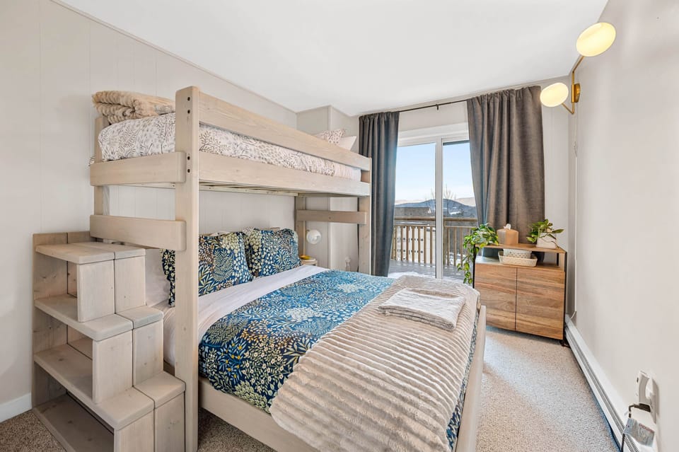 76 Sugarbush unit 7-8