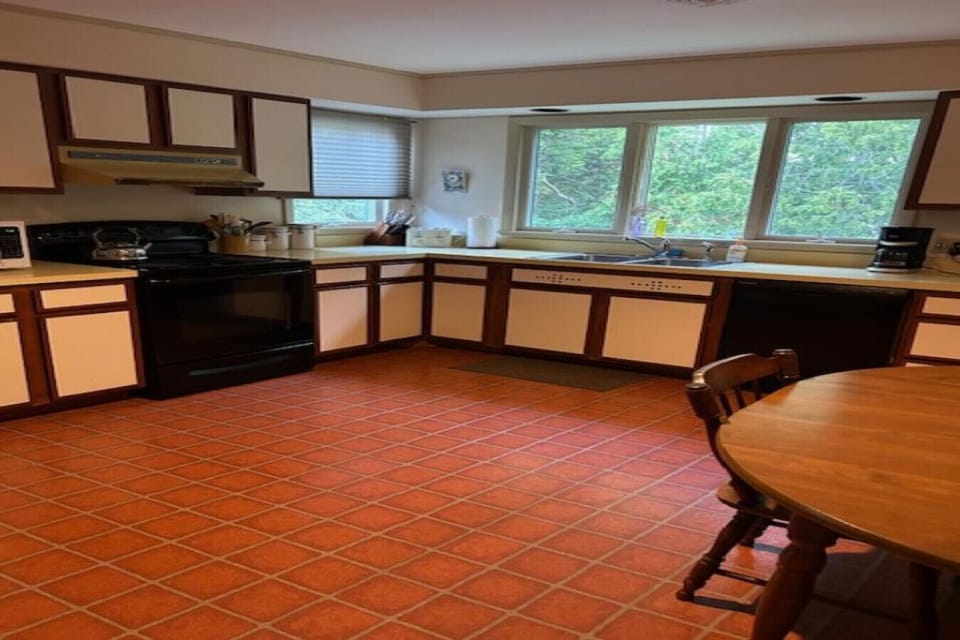 Comfortable kitchen with guest amenities