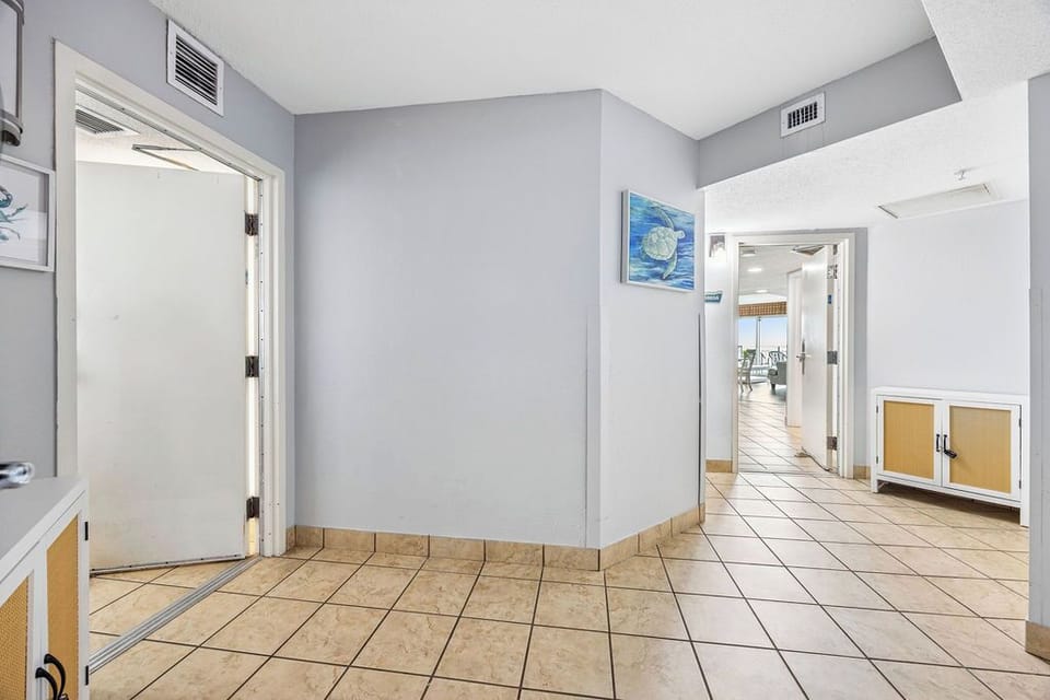 Bright entry foyer—drop your beach gear, kick off your sandals, and relax.