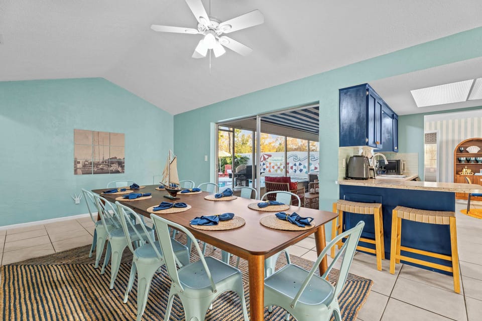 Because food tastes better when shared. Our dining space brings everyone together—whether it’s a gourmet spread or a simple pizza night.
