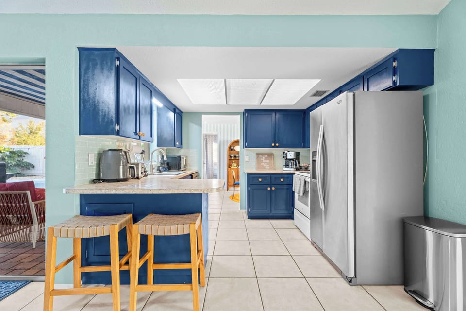 Every great getaway needs a hub—and here, it’s the kitchen. From coffee-fueled mornings to cookie-baking nights, this is where delicious memories are made.