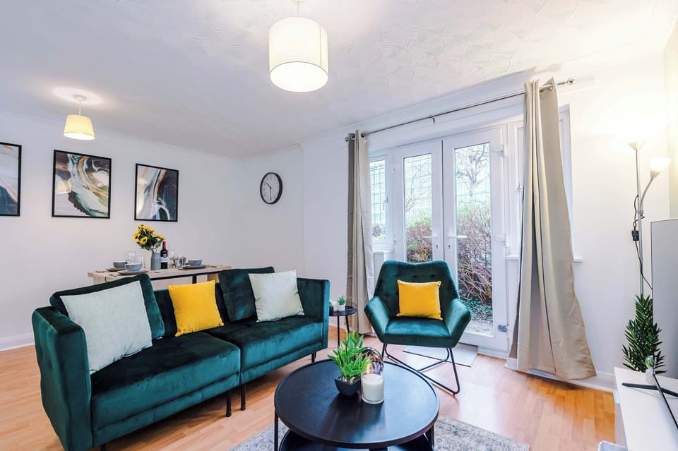 Living Room: Stylish space with chic furniture and natural light, perfect for relaxing and entertaining!