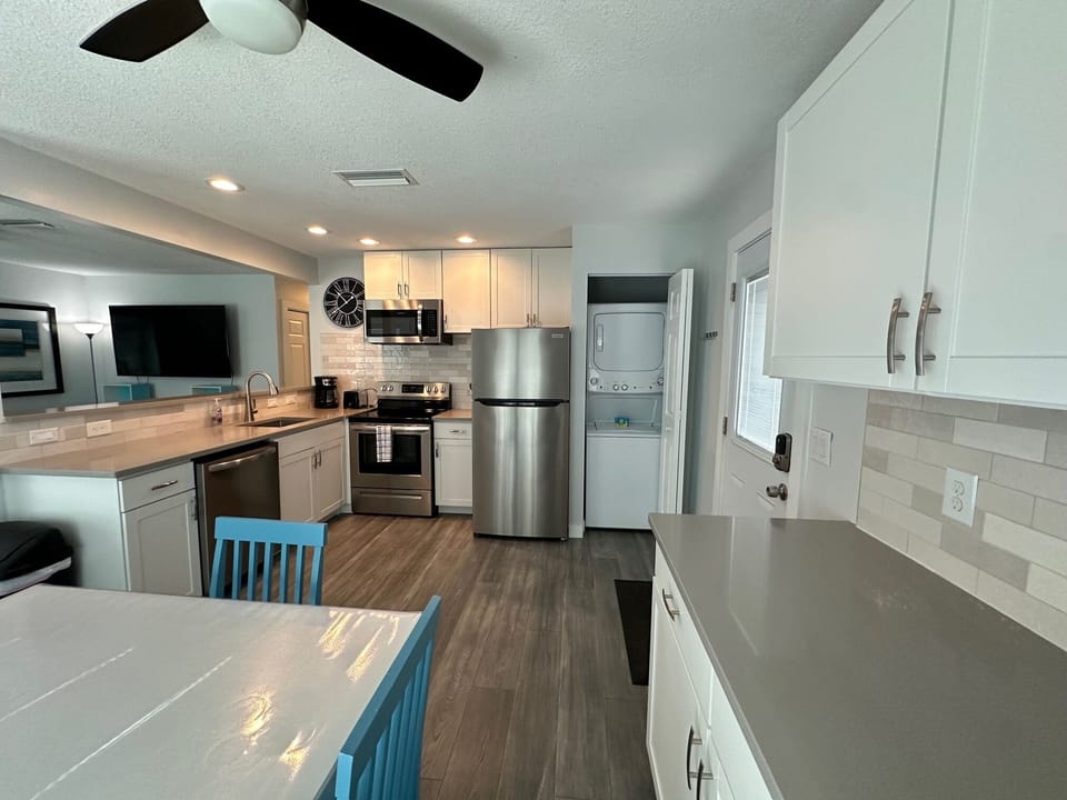 New Fully Equipped Kitchen