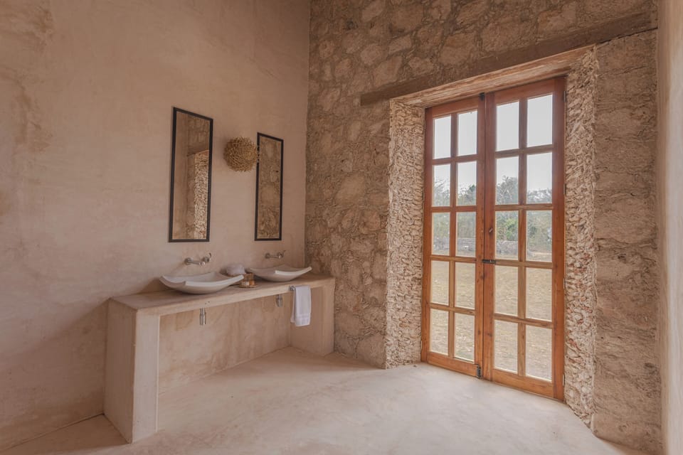 Traditional Cottage, Pool View | Bathroom | Combined shower/tub, free toiletries, towels, soap