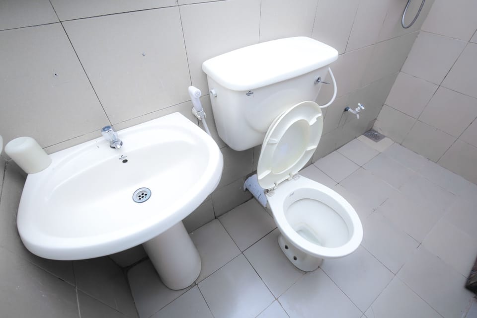 Deluxe Double Room, 1 King Bed, Non Smoking, Terrace | Bathroom | Shower, free toiletries, towels