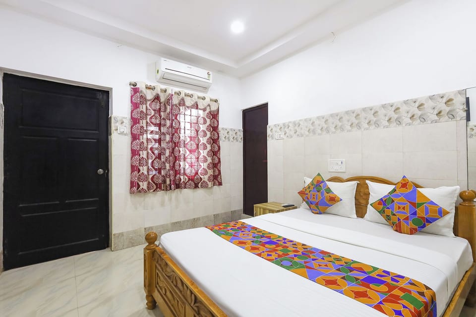 Egyptian cotton sheets, premium bedding, free WiFi, bed sheets