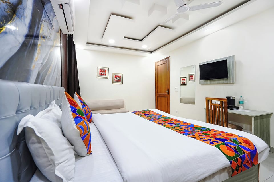 Egyptian cotton sheets, premium bedding, free WiFi, bed sheets