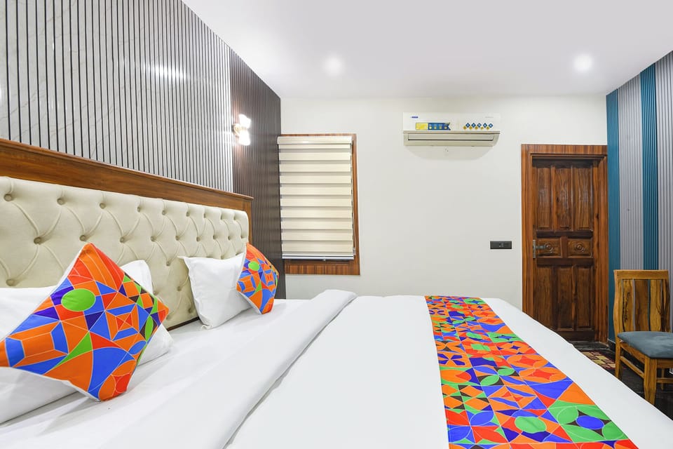 Egyptian cotton sheets, premium bedding, free WiFi, bed sheets