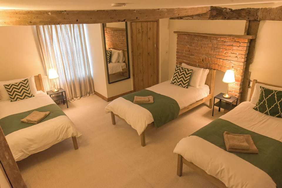 Quadruple Room, Women only | Desk, laptop workspace, free WiFi