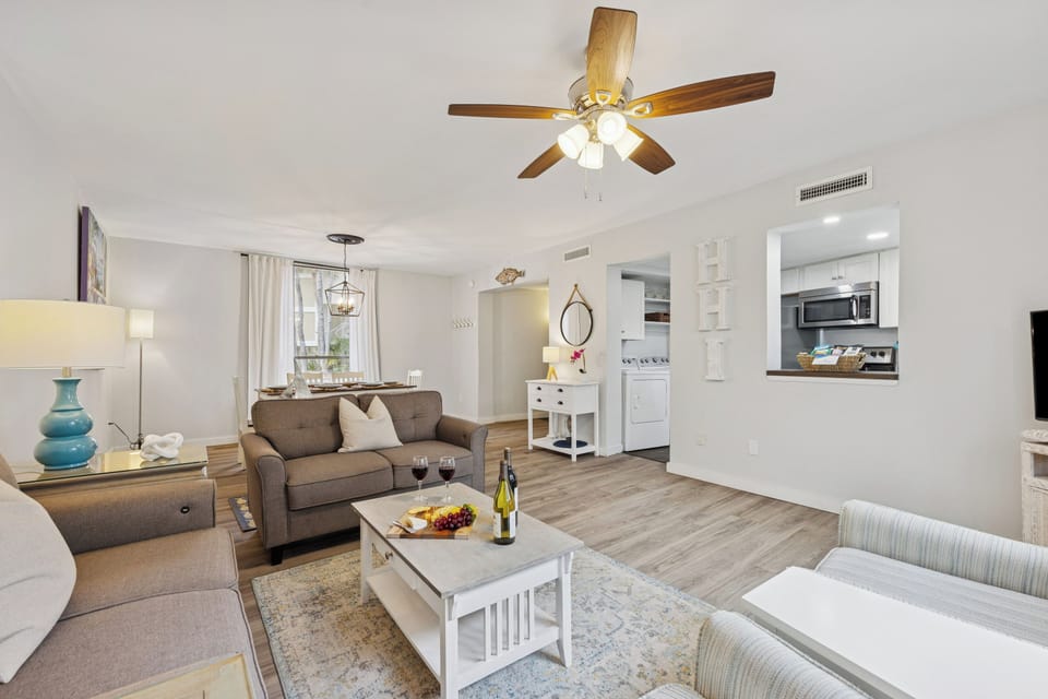 Two sofas and two arm chairs for ultimate relaxation!