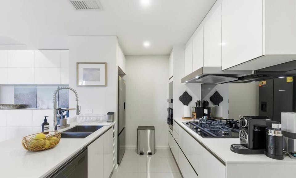 Tidy and practical kitchen area for guests