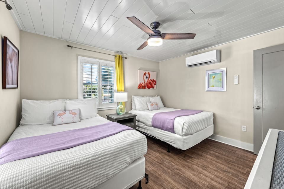 A flexible sleeping space for families or extra guests.