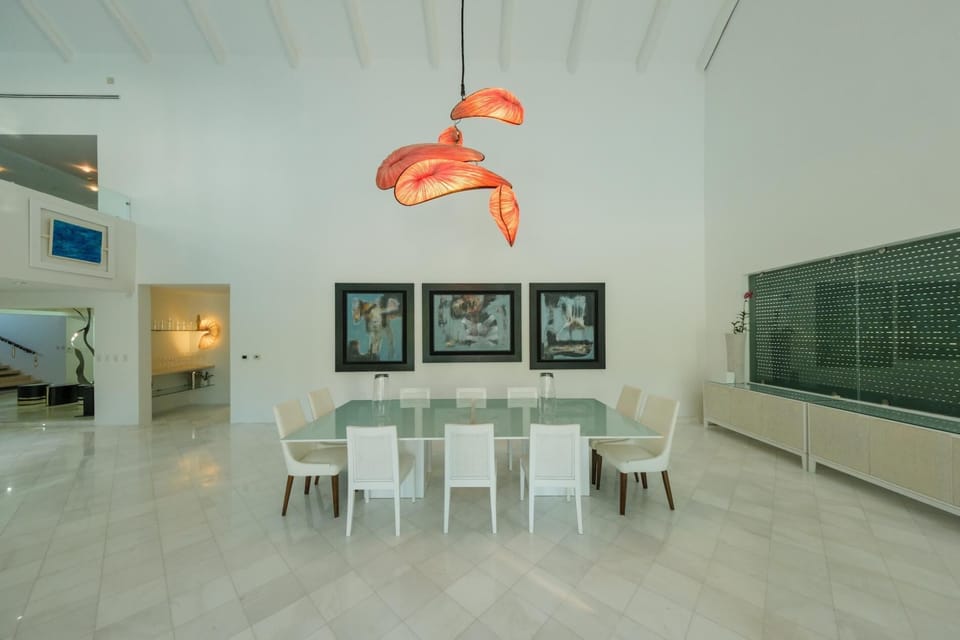 Modern villa close to private beaches and golf (7596)