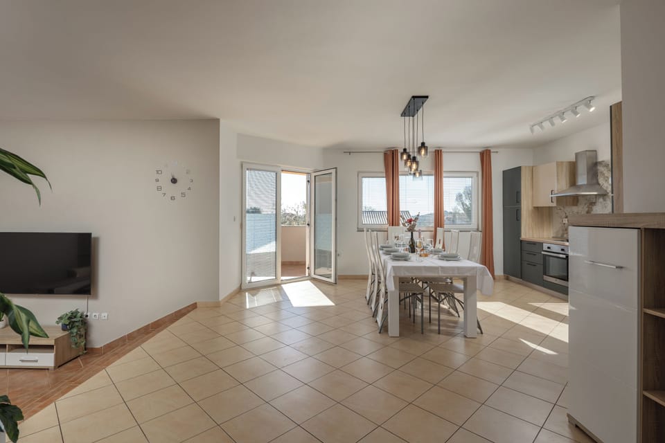 Kitchen and dining area
