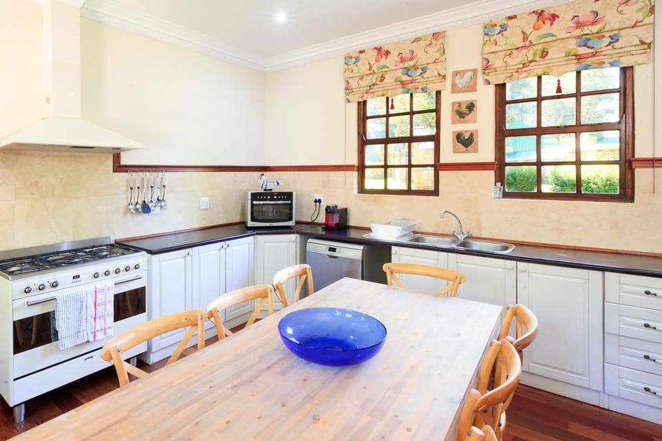 New England Cottage in the Drakensberg (5388)