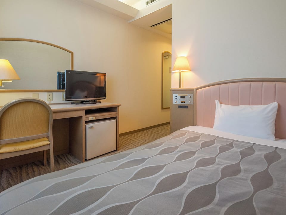 Single Room, Non Smoking | Desk, laptop workspace, free WiFi, bed sheets