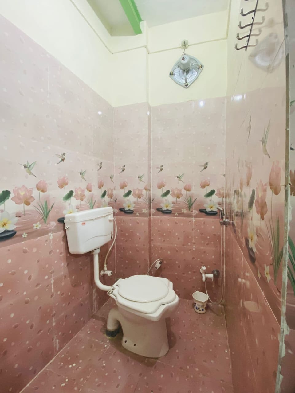Deluxe Room | Bathroom | Free toiletries, towels, soap