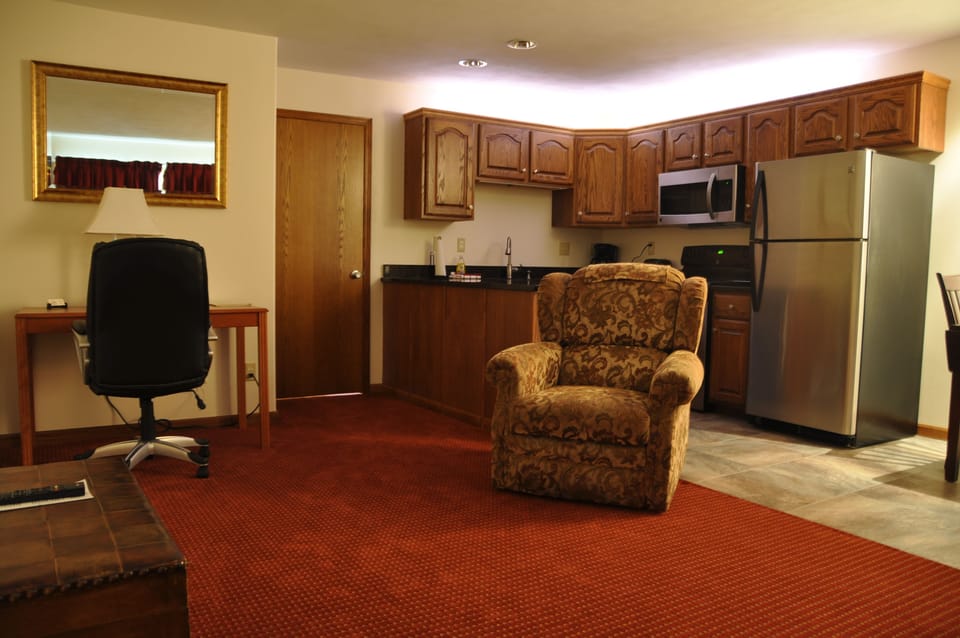 Luxury Suite, 1 Queen Bed with Sofa bed, Kitchen | Living area | Flat-screen TV