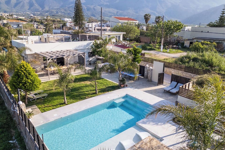 Building Exterior, Garden, Outdoor, Pool