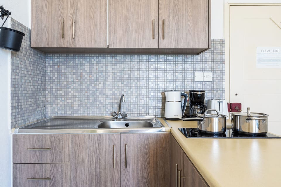 Comfort Apartment, 1 Double Bed with Sofa bed, Kitchenette, Sea View | Private kitchenette | Coffee/tea maker, mini-fridge, stovetop, electric kettle