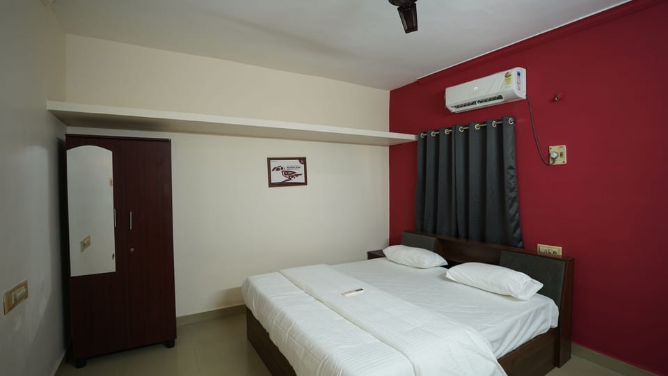 Deluxe Double Room | Desk, laptop workspace, free WiFi