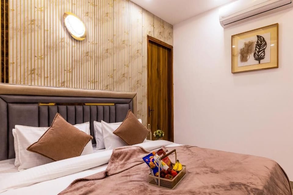 Luxury Villa | Iron/ironing board, free WiFi