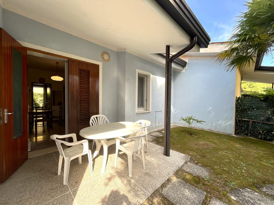 Villa, 2 Bedrooms, Patio, Garden View | Outdoor dining