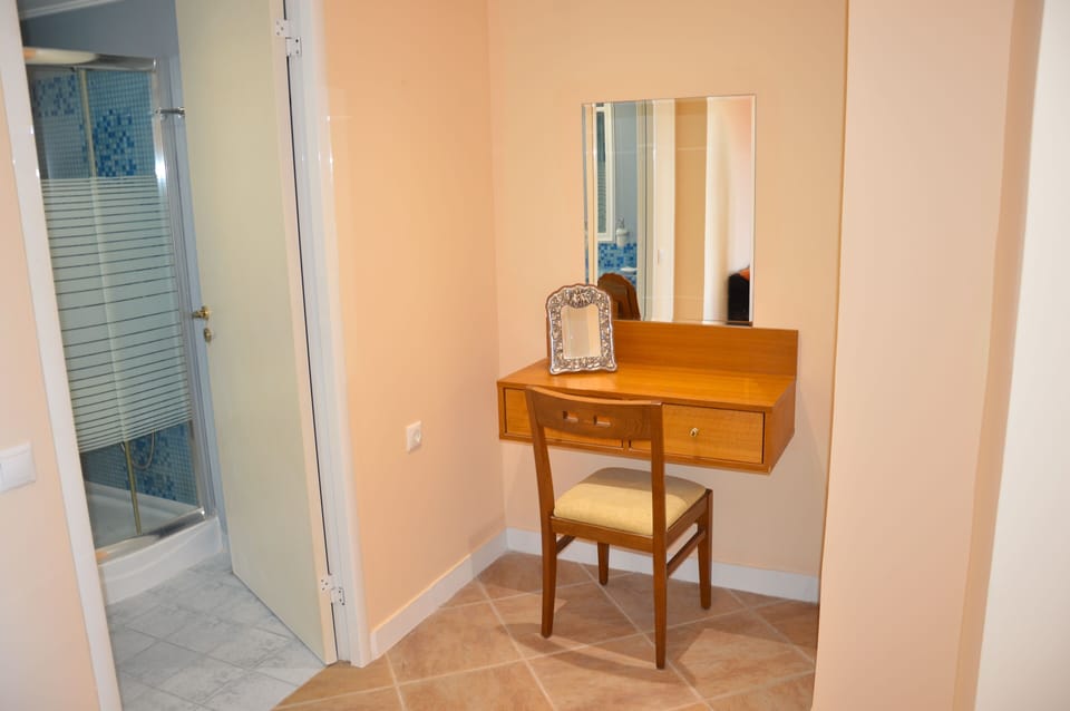 Apartment, 2 Bedrooms | Soundproofing, iron/ironing board, rollaway beds, free WiFi