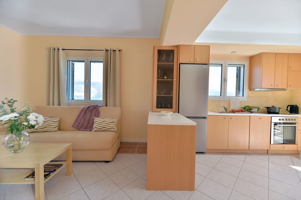 Apartment, 2 Bedrooms | Soundproofing, iron/ironing board, rollaway beds, free WiFi