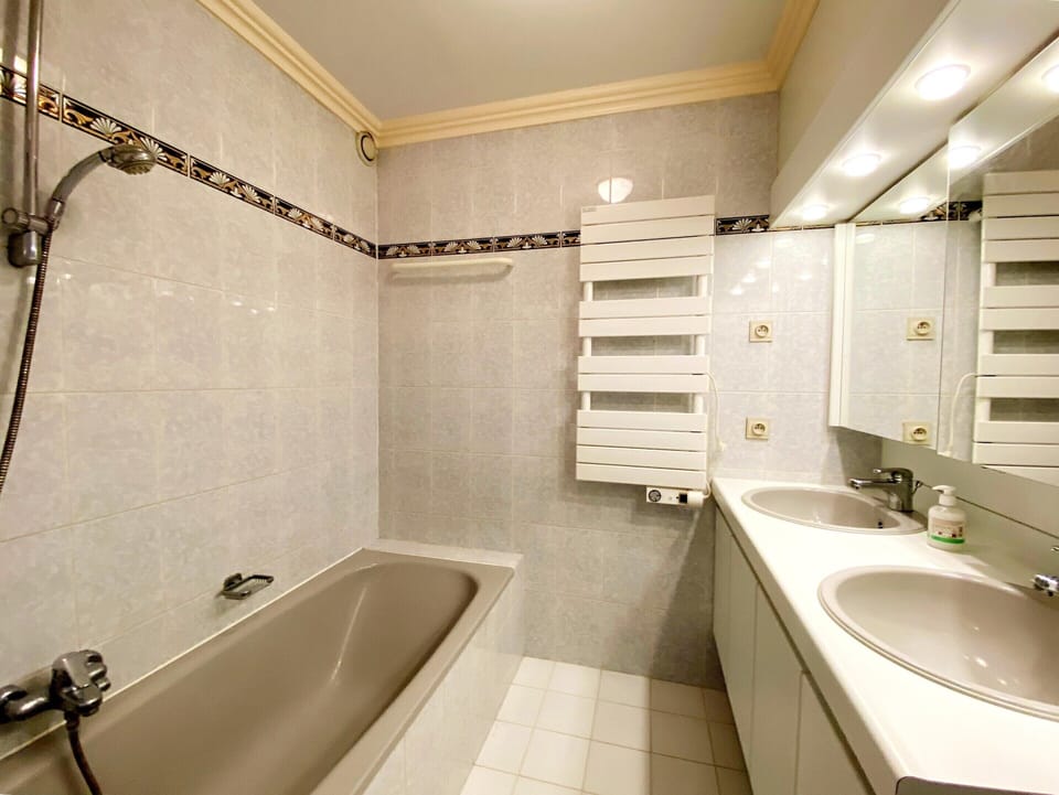 Apartment | Bathroom