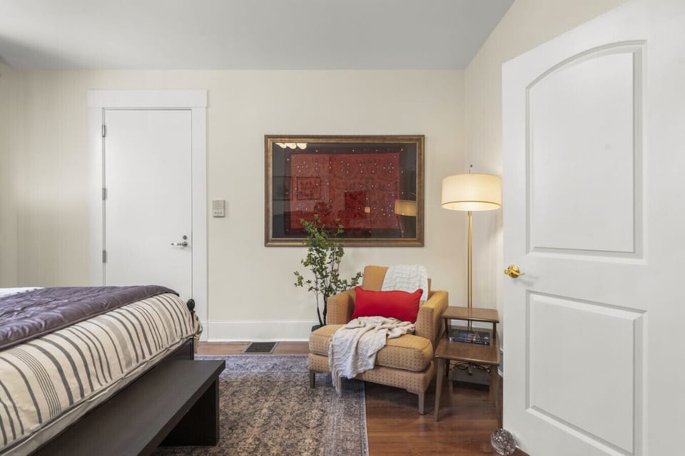 Bedroom | King Bed