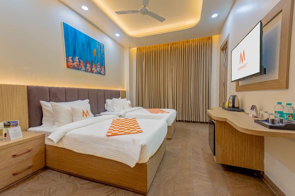 Deluxe Room | Desk, free WiFi