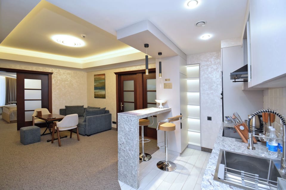 Family Suite, City View | Interior
