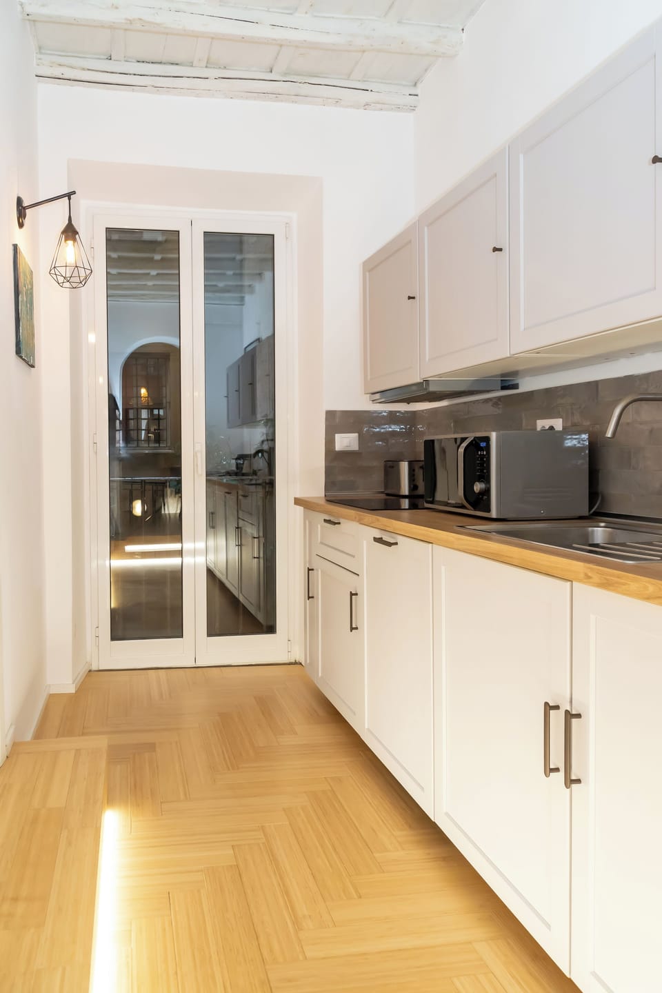 Deluxe Apartment, City View | Private kitchen | Microwave, oven, stovetop, dishwasher