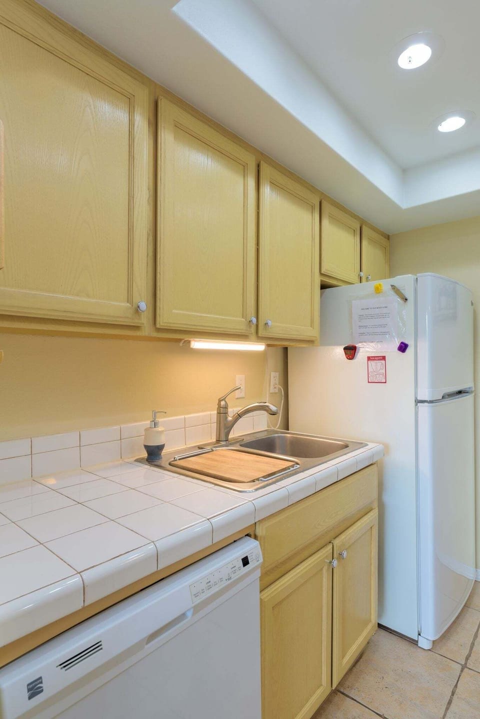 Condo, 1 Bedroom | Private kitchen | Fridge, oven, coffee/tea maker, toaster