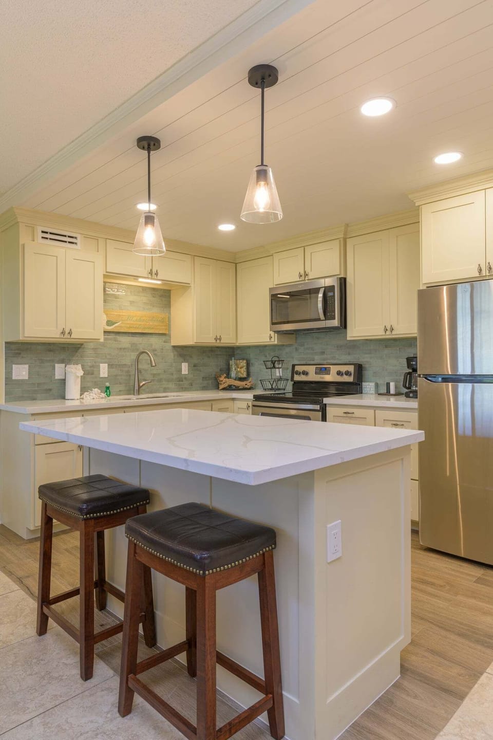 Condo, 1 Bedroom | Private kitchen | Fridge, oven, coffee/tea maker, toaster