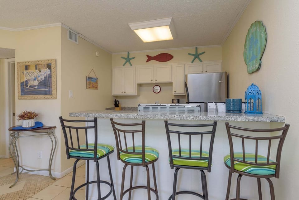 Condo, 1 Bedroom | Dining