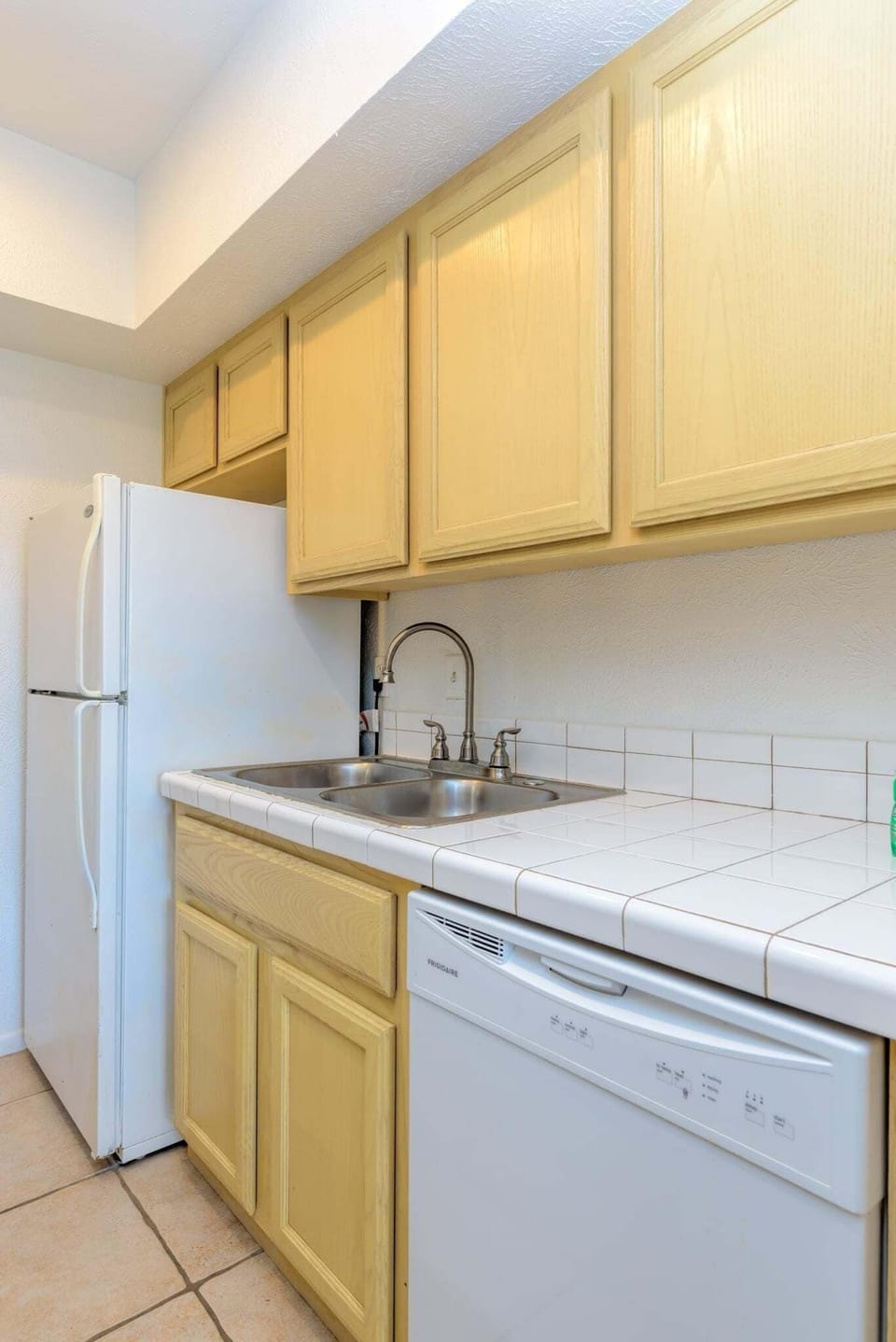 Condo, 1 Bedroom | Private kitchen | Fridge, oven, coffee/tea maker, toaster