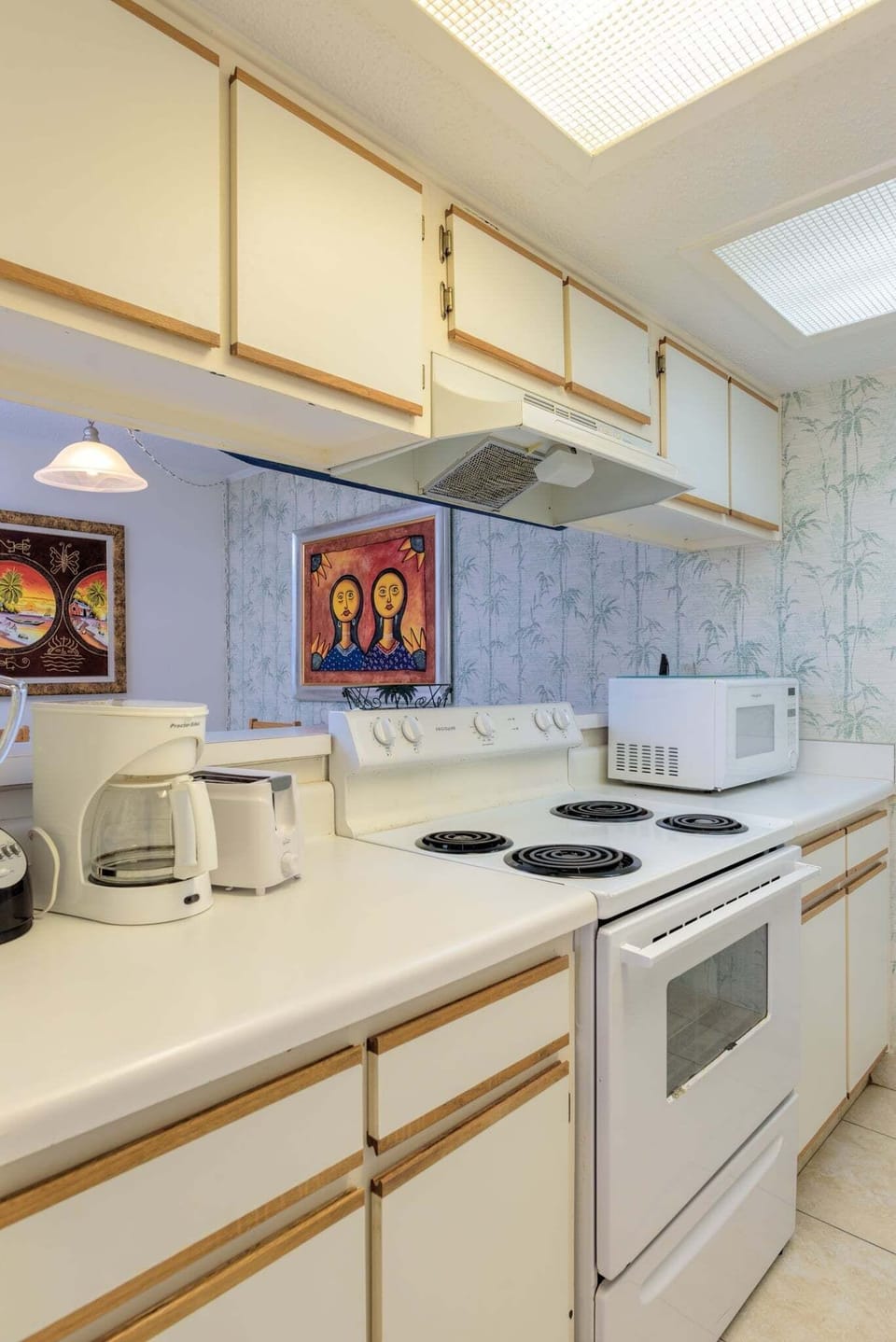 Condo, 1 Bedroom | Private kitchen | Fridge, oven, coffee/tea maker, toaster