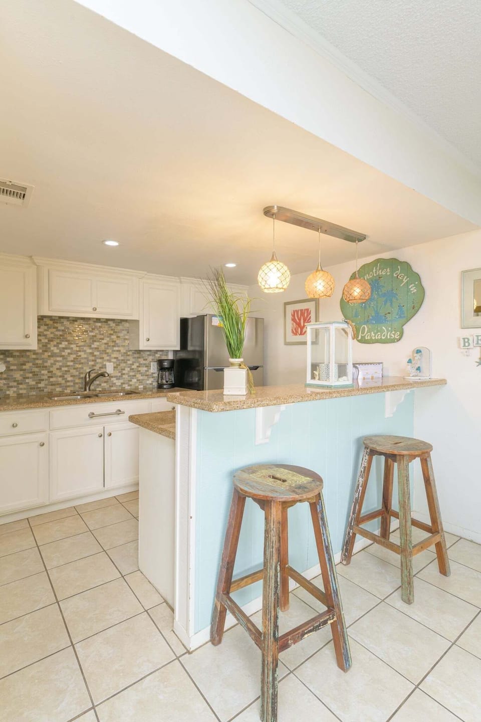 Condo, 1 Bedroom | Private kitchen | Fridge, oven, coffee/tea maker