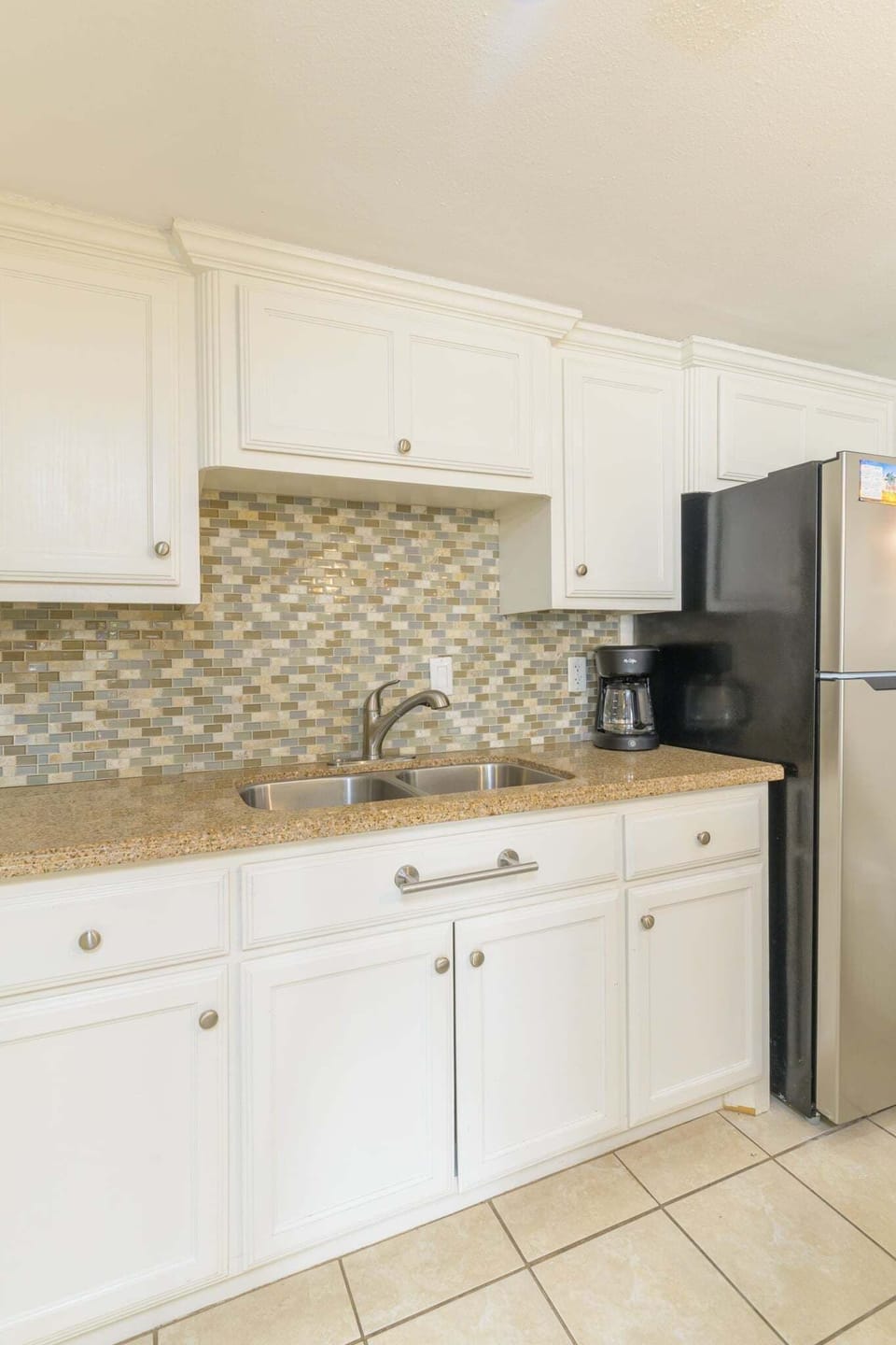 Condo, 1 Bedroom | Private kitchen | Fridge, oven, coffee/tea maker