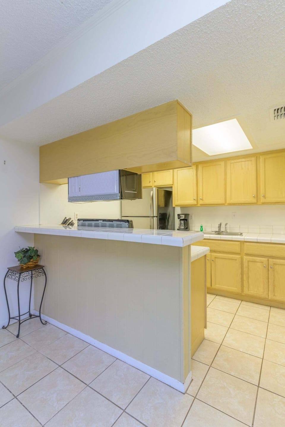 Condo, 1 Bedroom | Private kitchen | Fridge, oven, coffee/tea maker