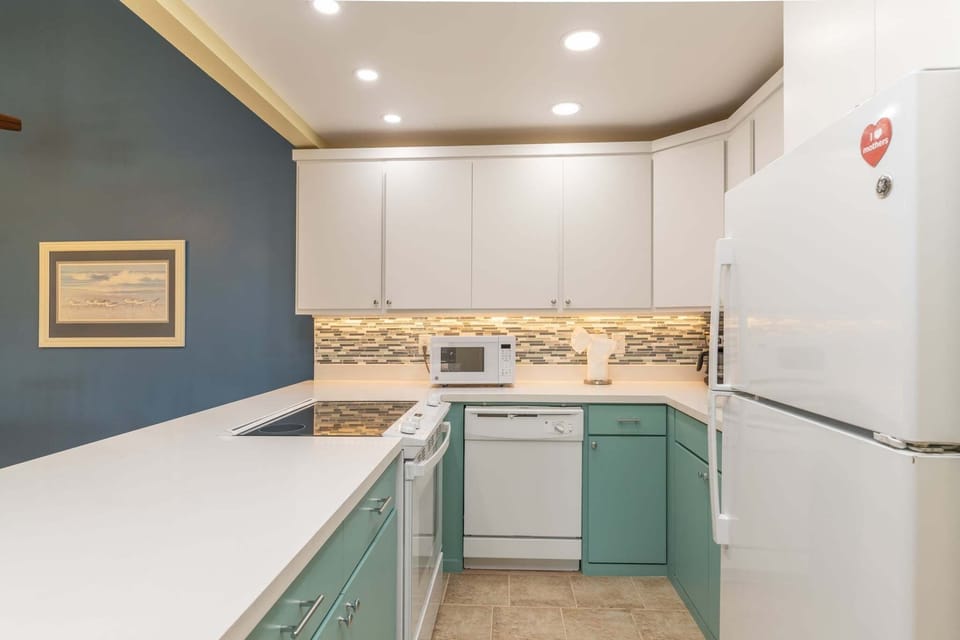 Condo, 2 Bedrooms | Private kitchen | Coffee/tea maker, fridge, oven, toaster