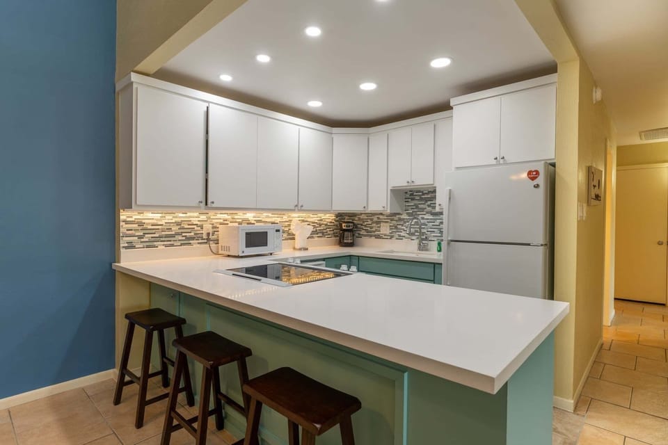 Condo, 2 Bedrooms | Private kitchen | Coffee/tea maker, fridge, oven, toaster