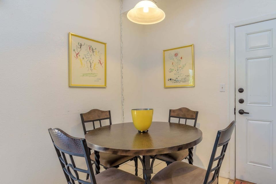 Condo, 1 Bedroom | Dining