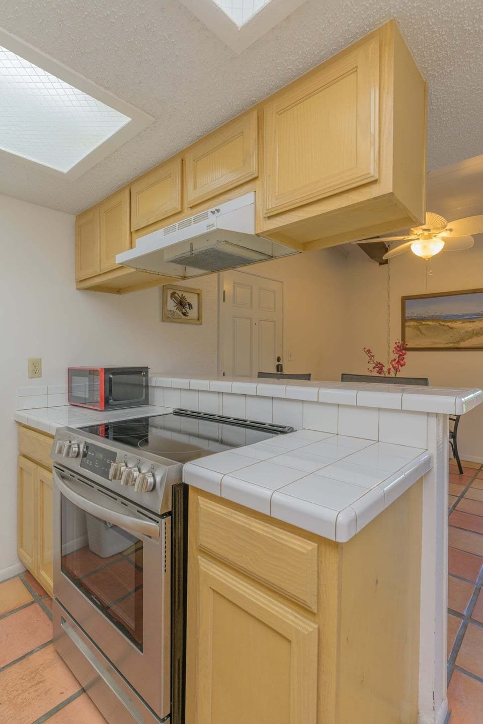 Condo, 1 Bedroom | Private kitchen | Fridge, oven, coffee/tea maker