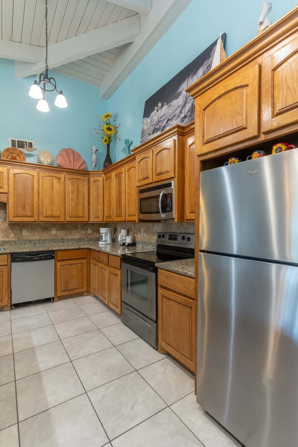 Condo, 3 Bedrooms | Private kitchen | Fridge, oven, coffee/tea maker, toaster
