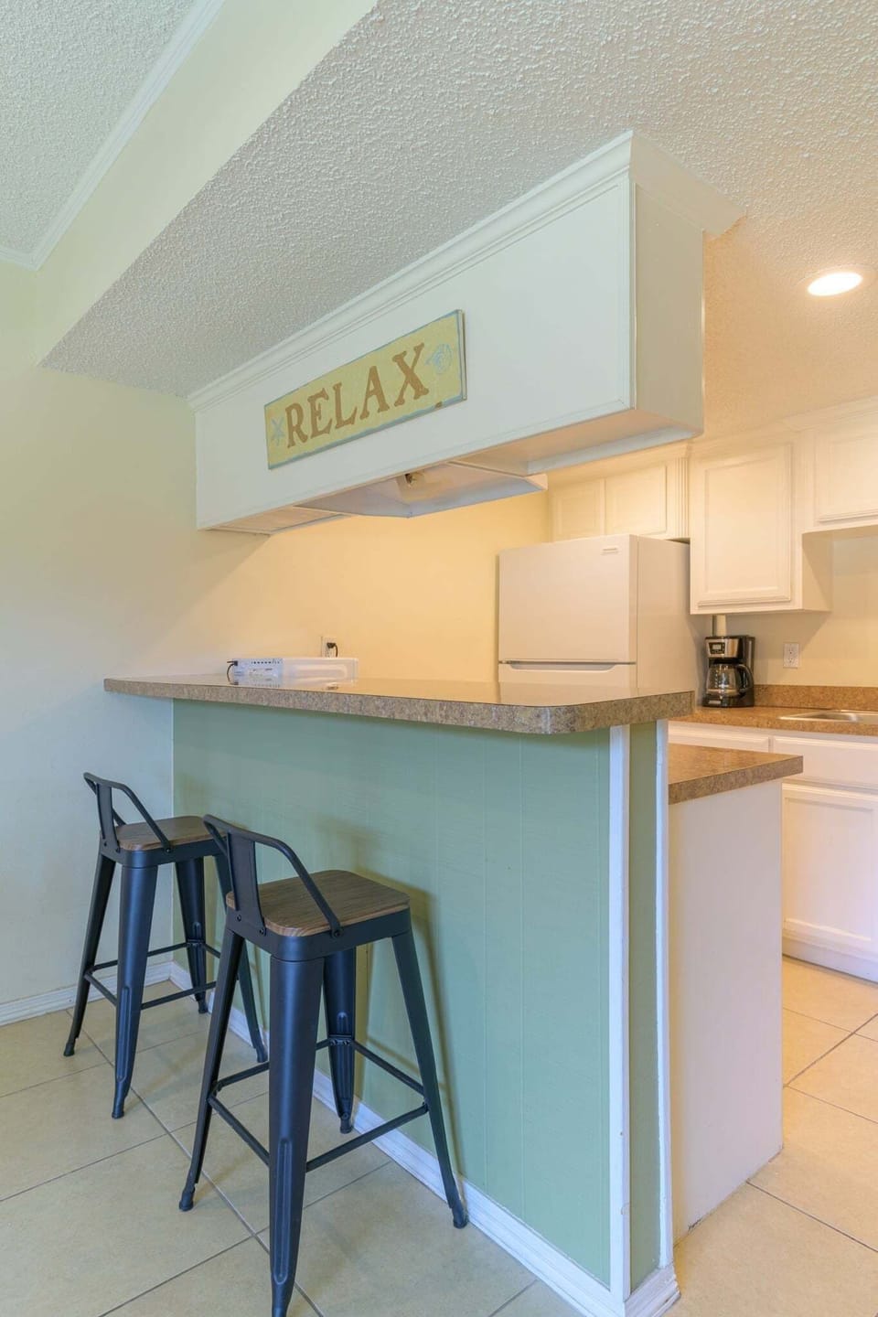 Condo, 1 Bedroom | Private kitchen | Fridge, oven