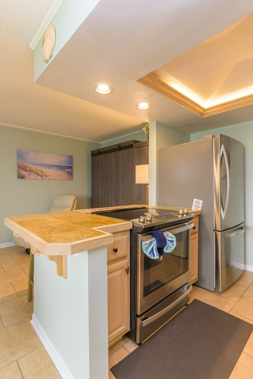 Condo, 1 Bedroom | Private kitchen | Fridge, oven, coffee/tea maker, toaster
